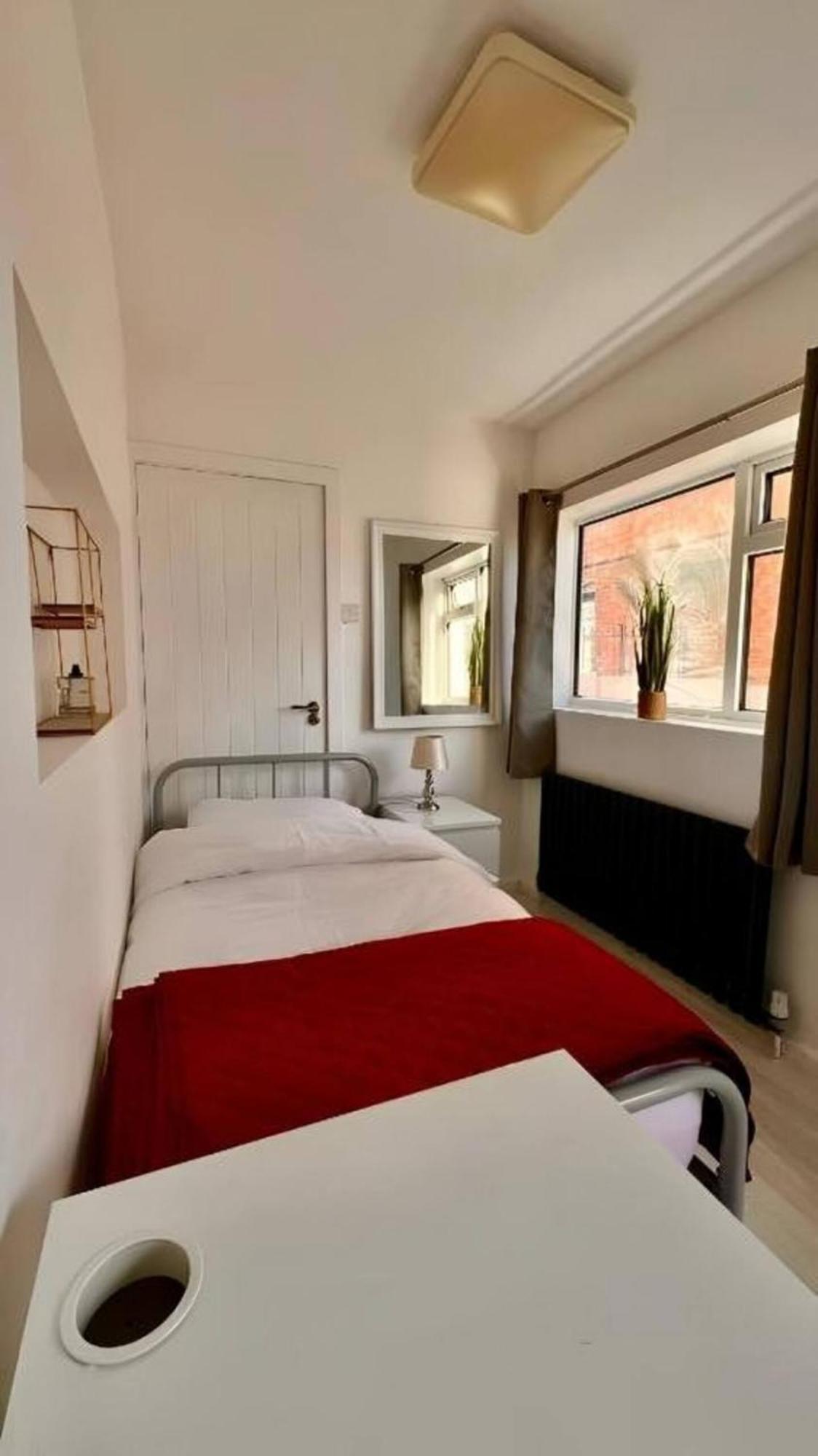 Private Single Room With Ensuite In Chorlton Manchester Exterior foto